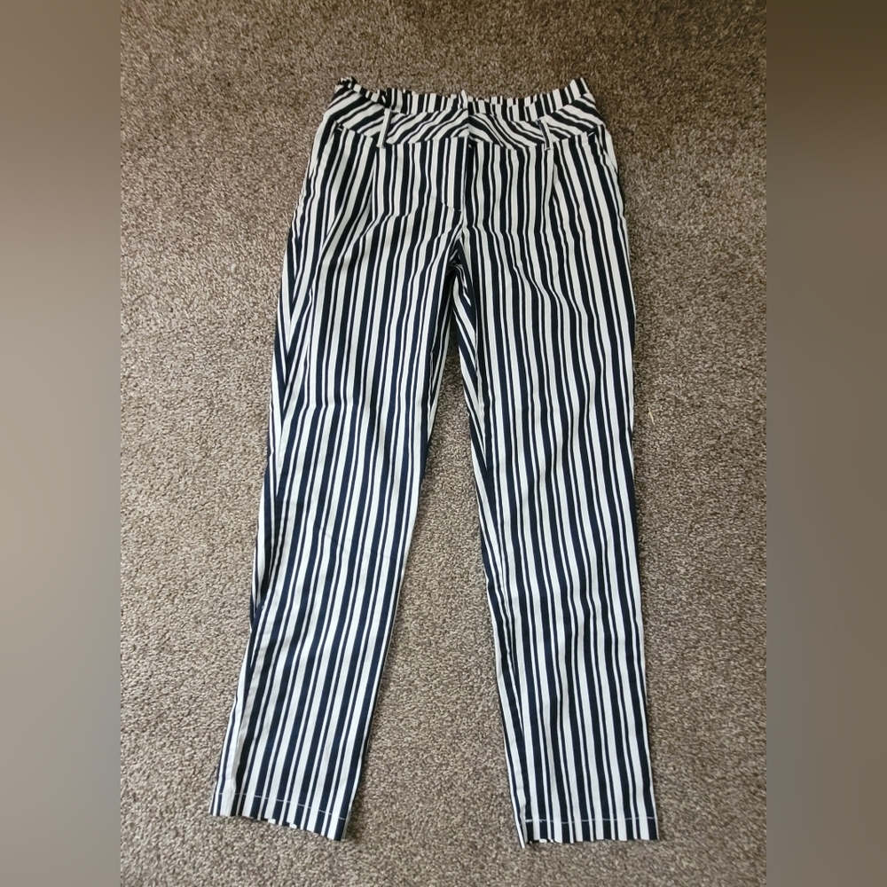 Striped Navy And White  Comfortable Ankle Pants Great For Beach Size 2 Venus